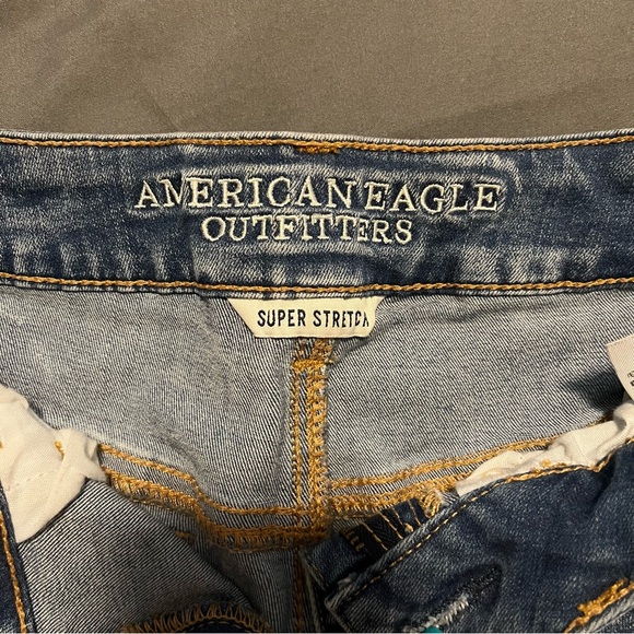 American Eagle Super StretchX Hi-Rise Shortie Denim Shorts Sz 6 - Picture 3 of 5